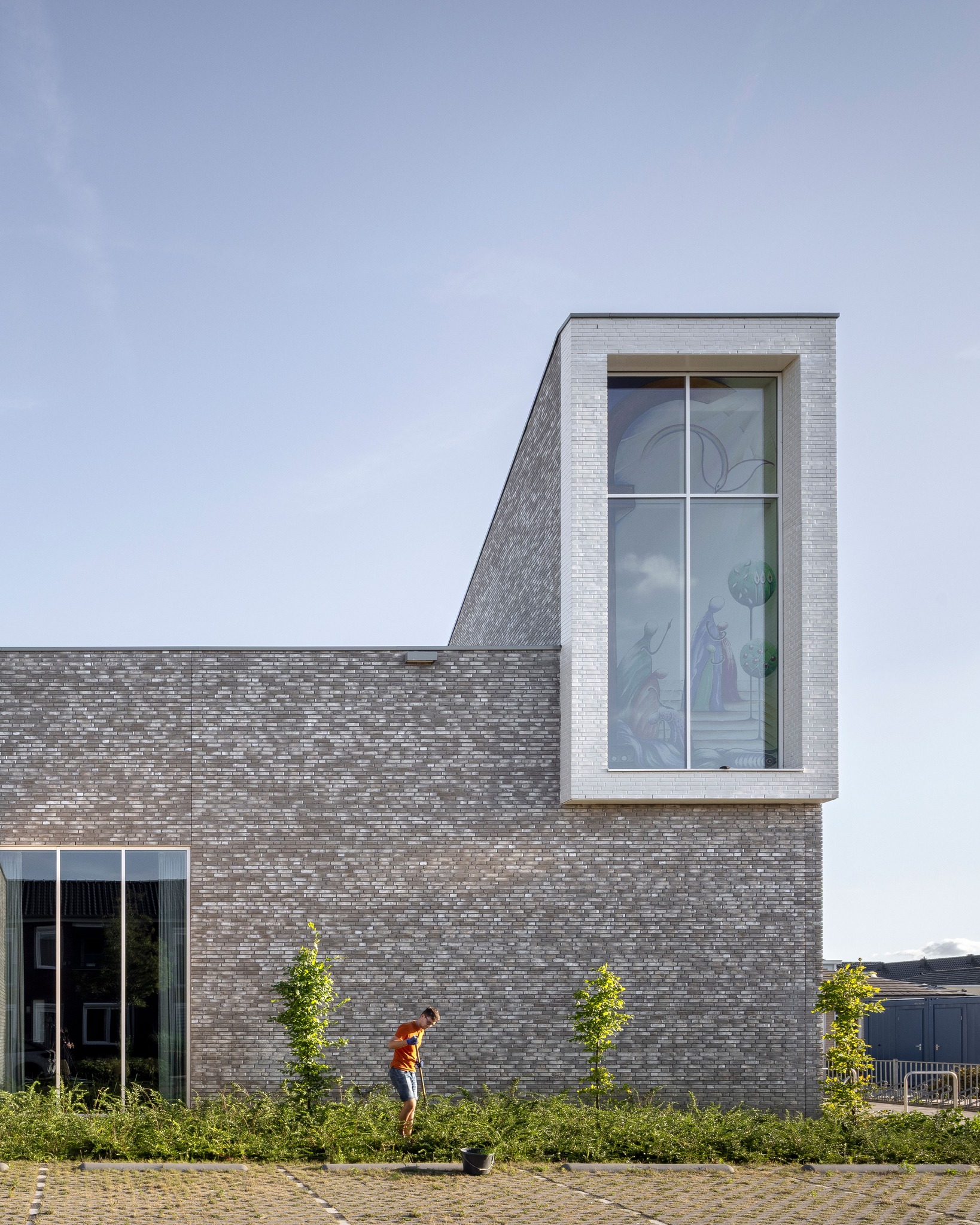 OOSTERPOORT
Een tweede kerkgebouw voor Hervormd Woudenberg. Behalve de eeuwenoude Dorpskerk is in de wijk Het Groene Woud een nieuw kerkgebouw gerealiseerd.
📷: @lucasvanderwee
#RoosRosArchitecten #RoosRos #gezond #toekomstgericht #Oosterpoort #Woudenberg #multifunctioneel