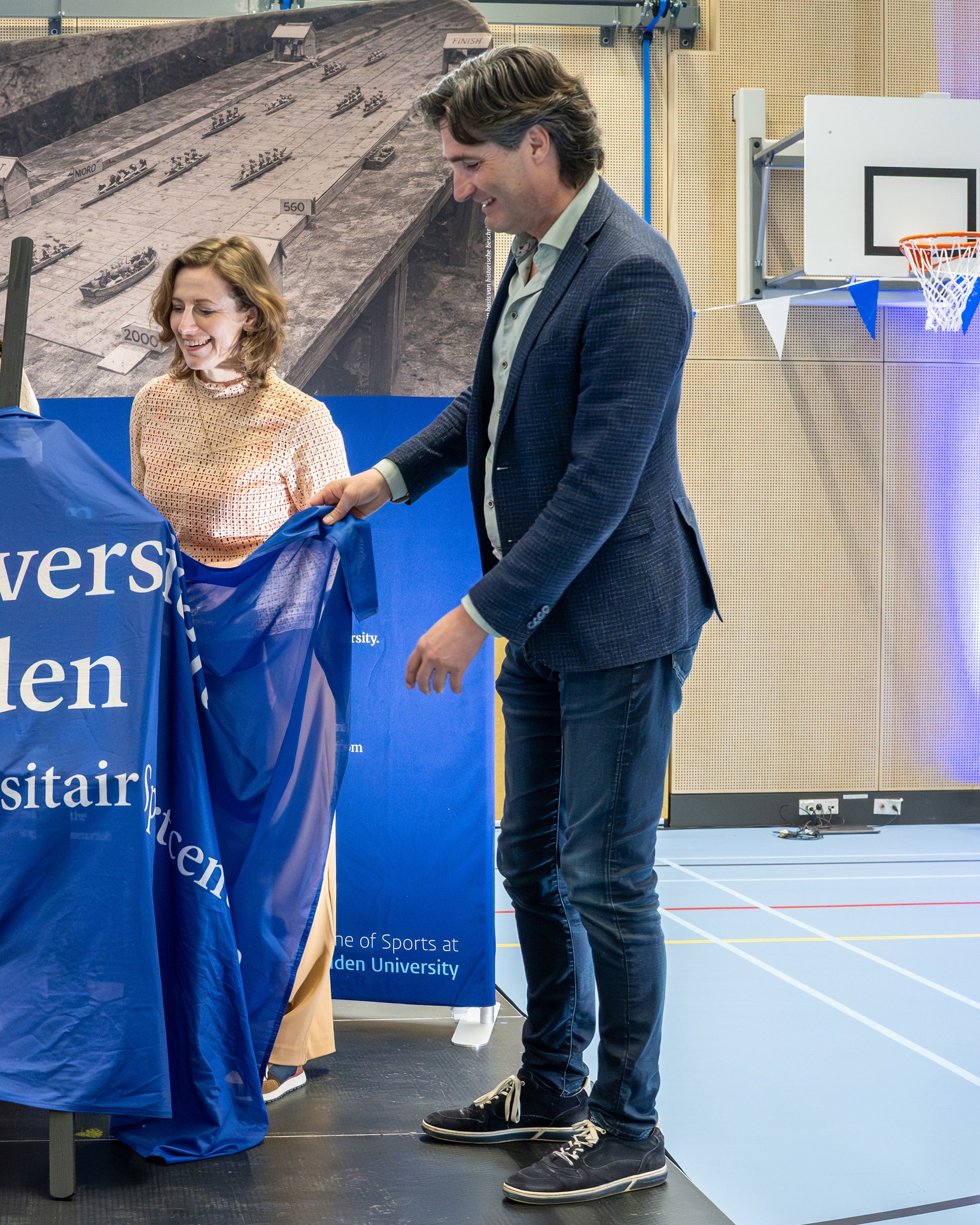 Opening Universitair Sportcentrum

 Op 9 april is het nieuwe Universitair Sport- en Tentamencentrum in Leiden officieel geopend.

#RoosRosArchitecten #RoosRos #gezond #toekomstgericht #Leiden #sportcentrum #universiteit
