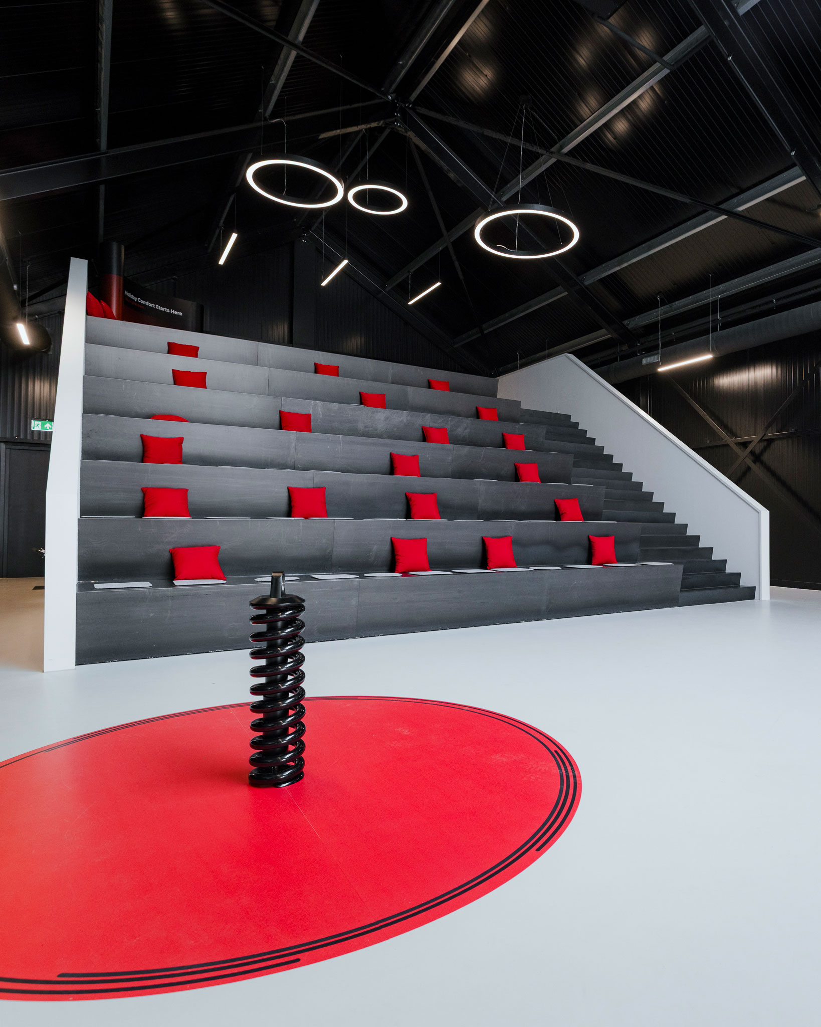 KONI X PERIENCE

Jaap Orgers: “Het gebouw biedt ruimte aan onder meer research&development, een duurtest-ruimte, werkplaatsen, magazijn en een fitnessruimte. De verschillende functies komen samen in één samenhangend geheel, met een sterke focus op beleving en gebruikskwaliteit. De Experience ruimte is dé plek voor demonstraties, presentaties en events.”

#RoosRosArchitecten #RoosRos #gezond #toekomstgericht #Koni #ITT #OudBeijerland #ExperienceCenter